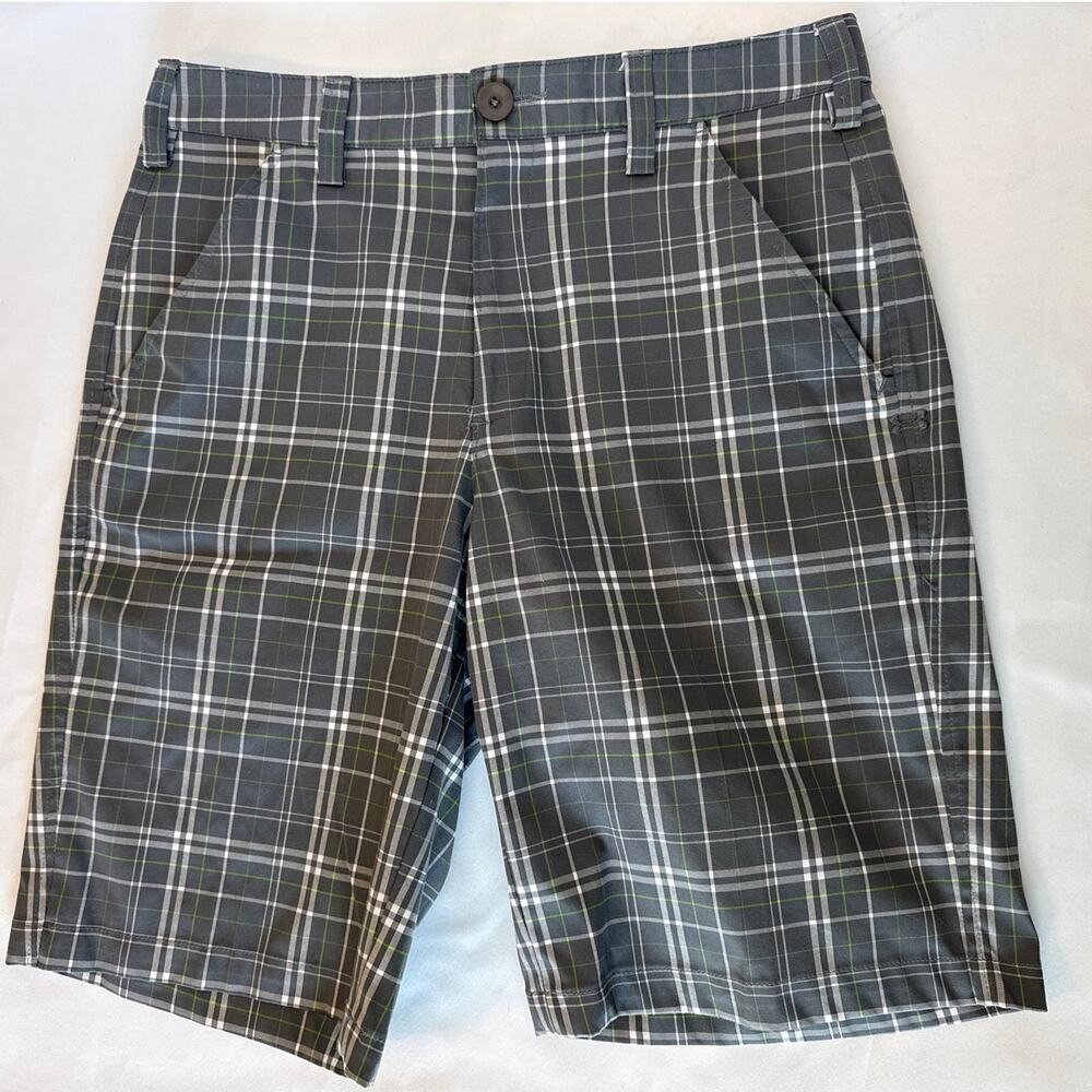 Under Armour Men’s Plaid Athletic Shorts Gray Green White Golf Performance